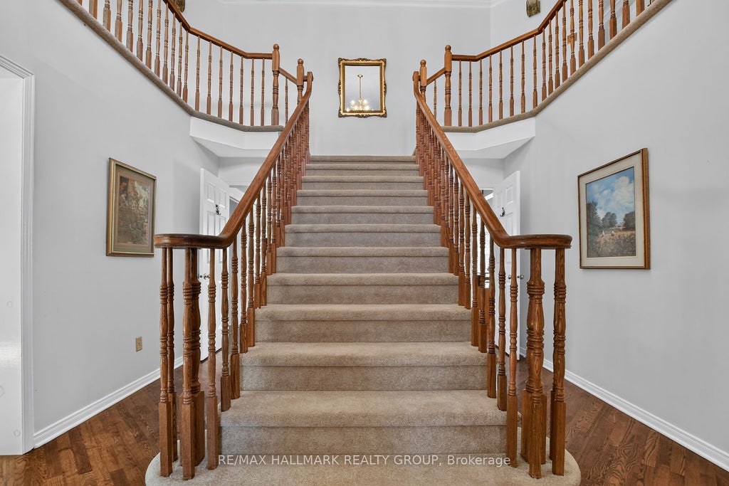 Photo of 20 Halldorson Crescent, Kanata, ON K2K 2C7 (MLS # X14086746)