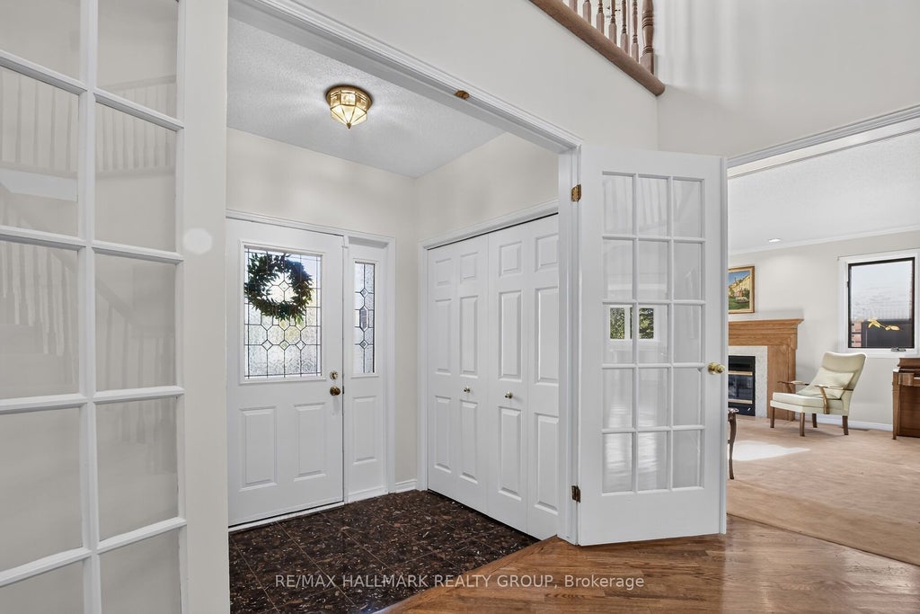 Photo of 20 Halldorson Crescent, Kanata, ON K2K 2C7 (MLS # X14086746)