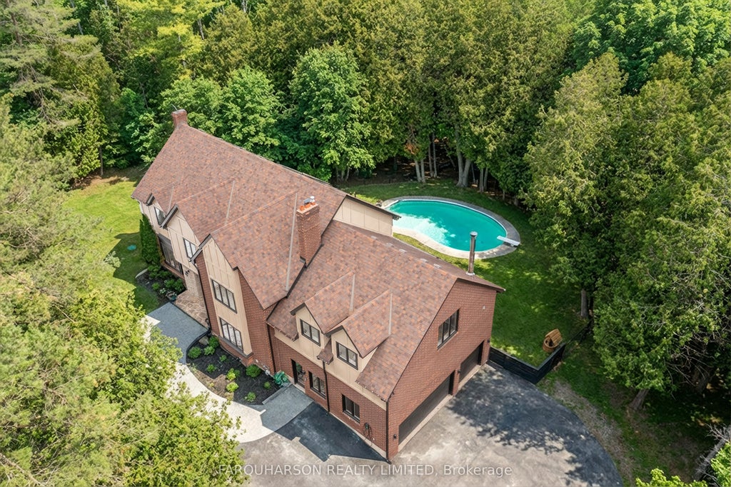 Photo of 1 Foxlair Court, Whitchurch-Stouffville, ON L4A 2L4 (MLS # N13627988)