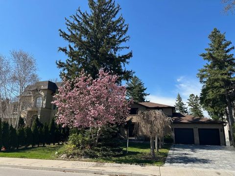 170 Garden Avenue Richmond Hill ON L4C 6M2