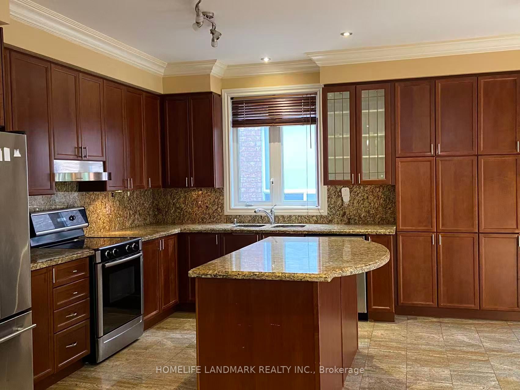 28 Delphinium Avenue