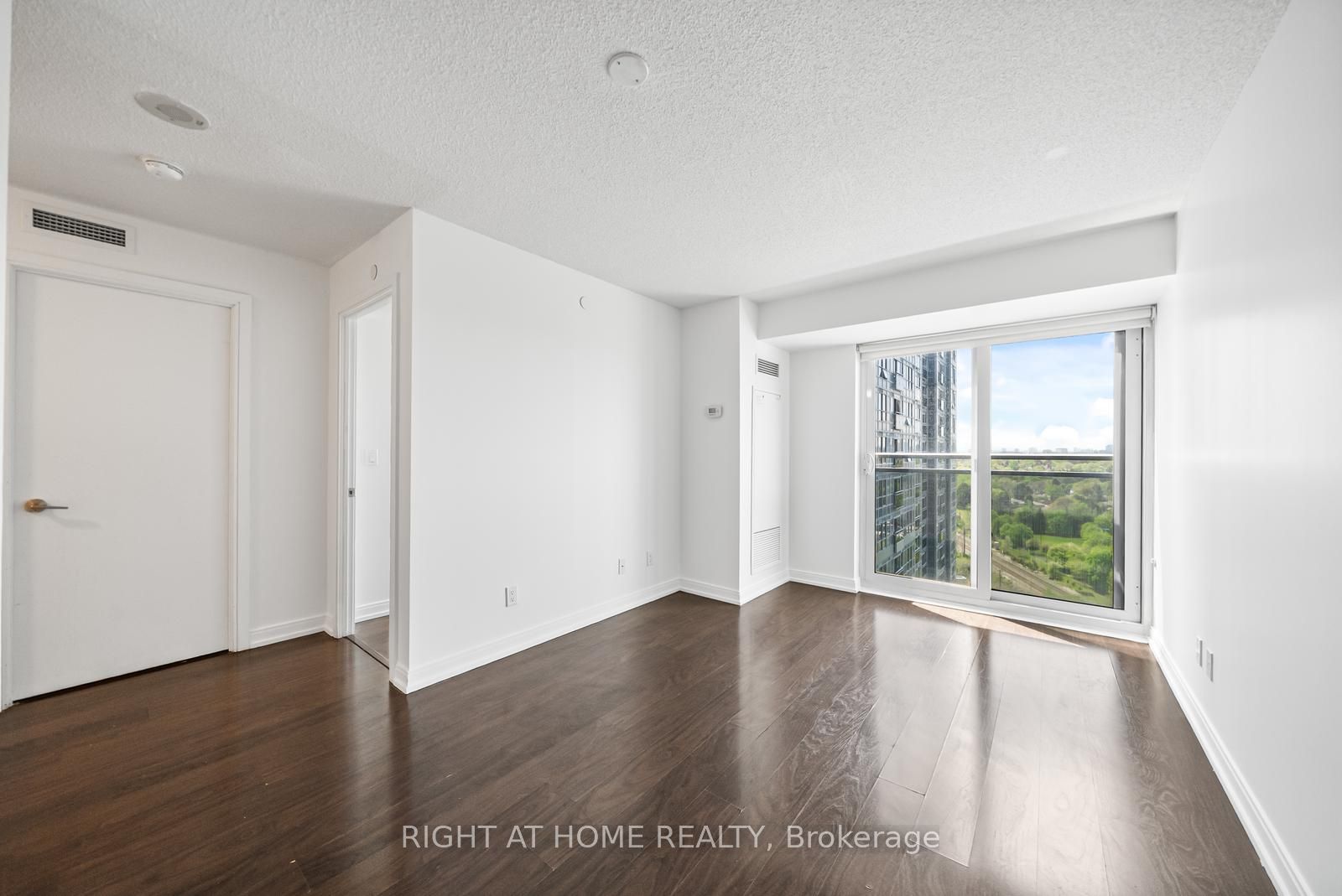 255 Village Green Square 1505