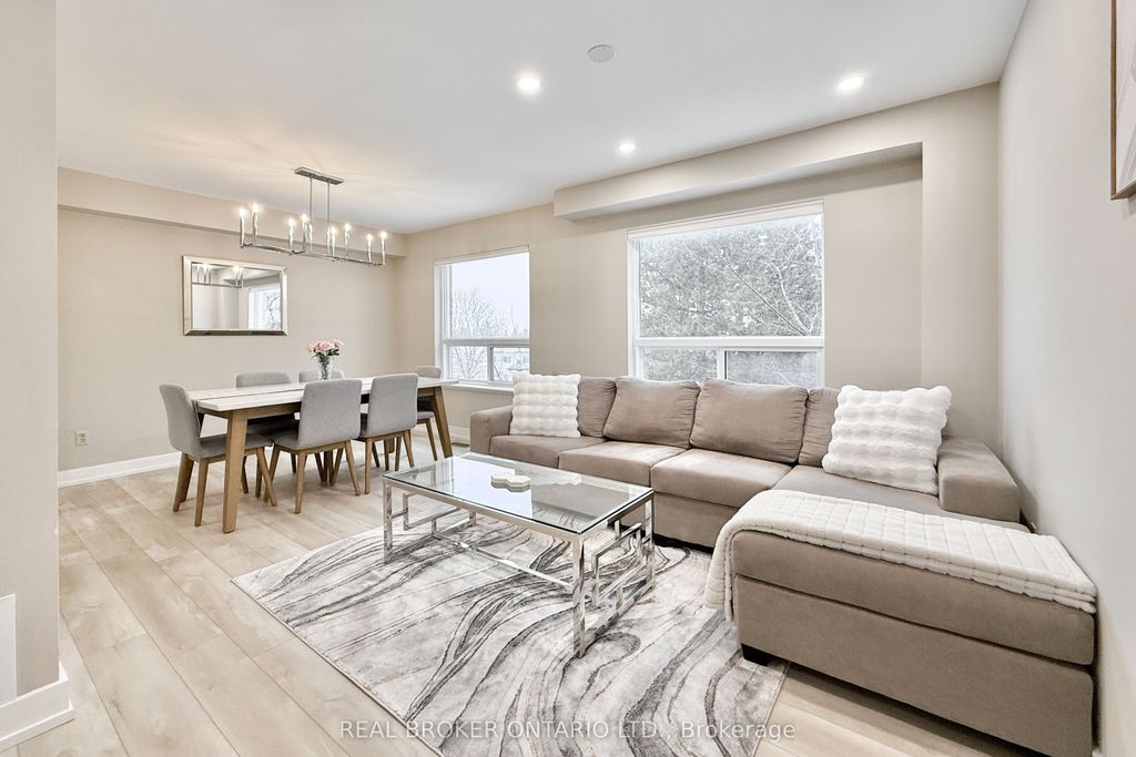 Photo of 617 Gibney Crescent, Newmarket, ON L3X 1Y3 (MLS # N12816188)