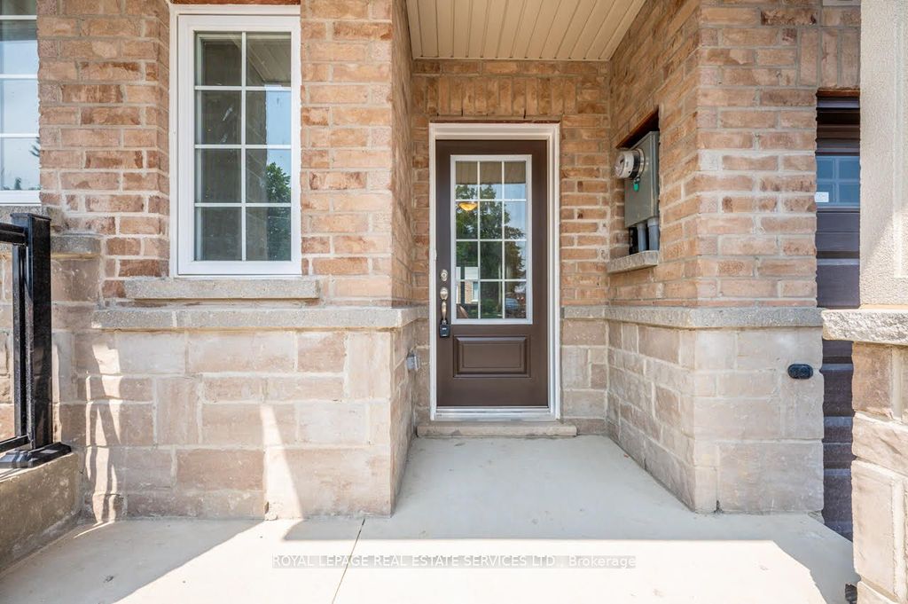 Photo of 18 Jellicoe Court, Hamilton, ON L9A 4T1 (MLS # X13074754)