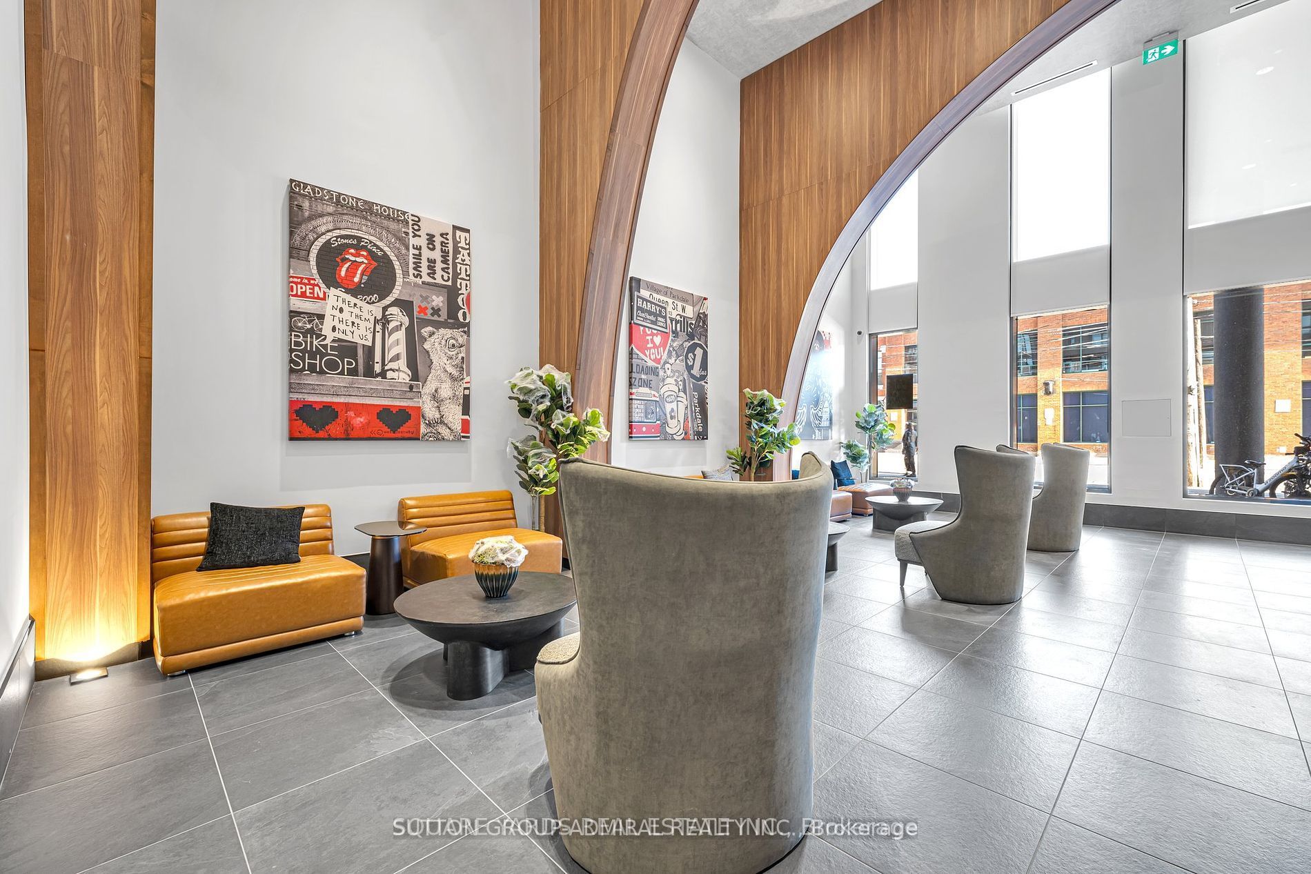270 Dufferin Street PH01
