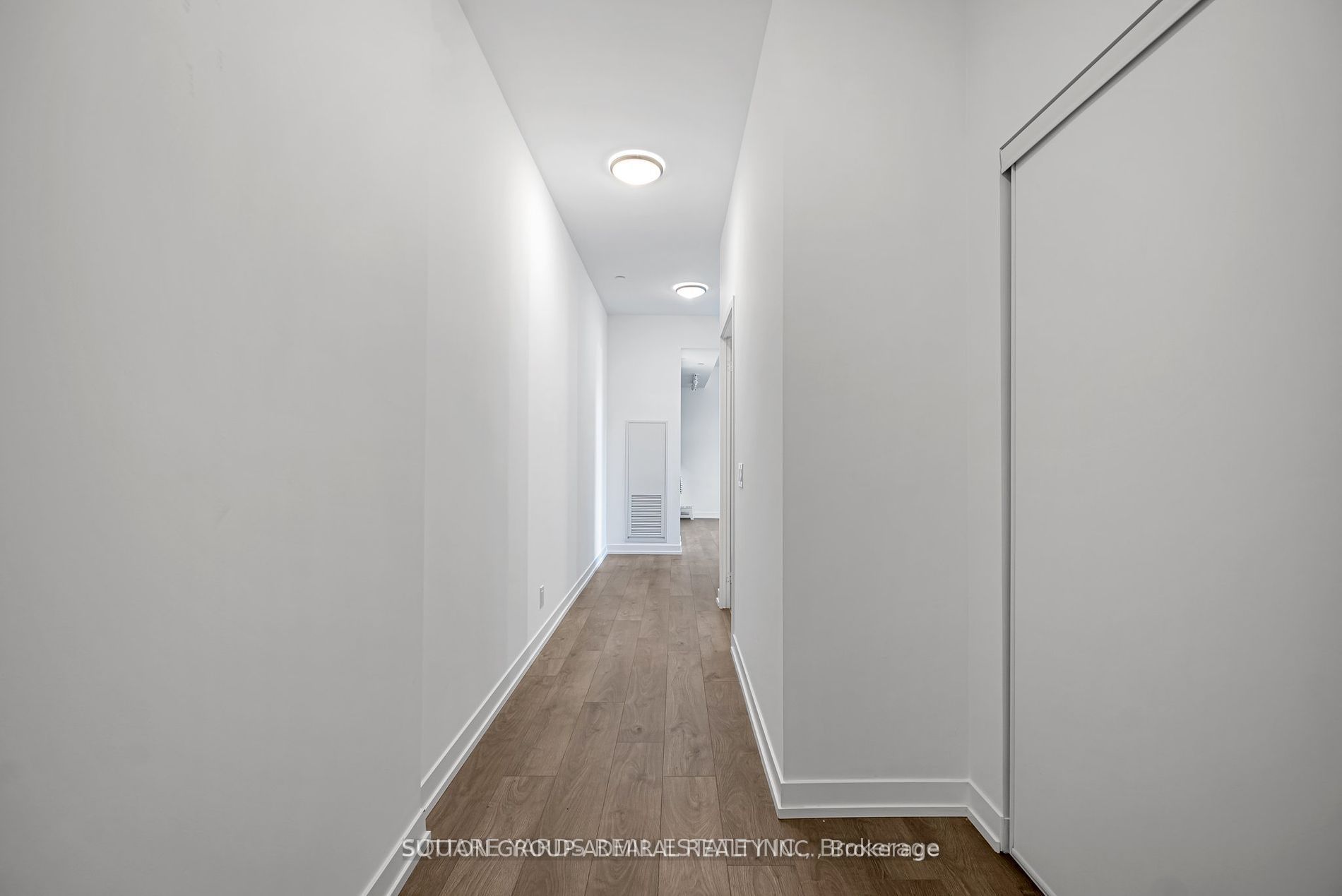 270 Dufferin Street PH01