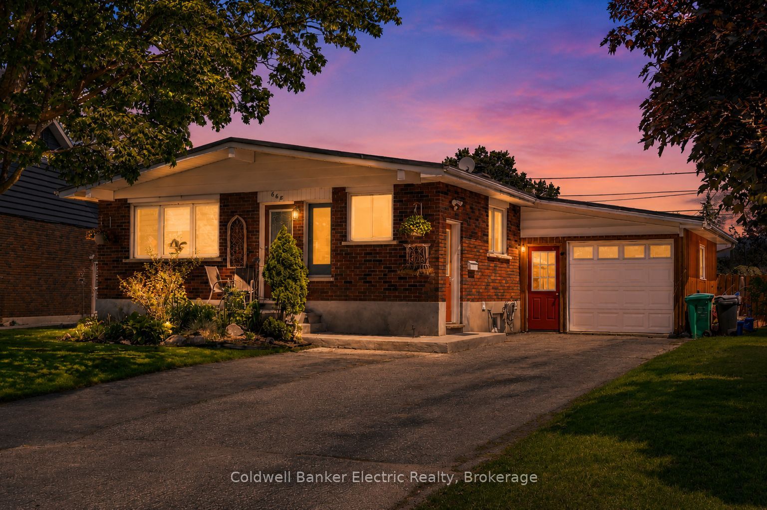 Photo 1 of 43 — 668 Barbara Crescent, Peterborough, ON K9J 3X5