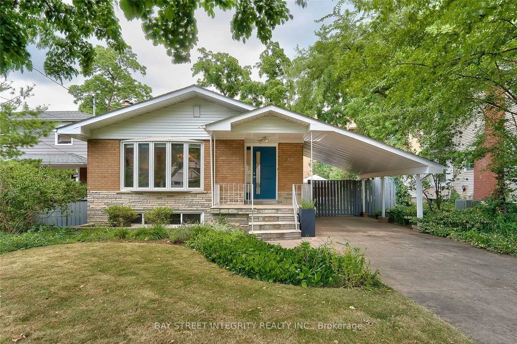 Photo of 391 Maple Avenue, Oakville, ON L6J 2J1 (MLS # W13109128)