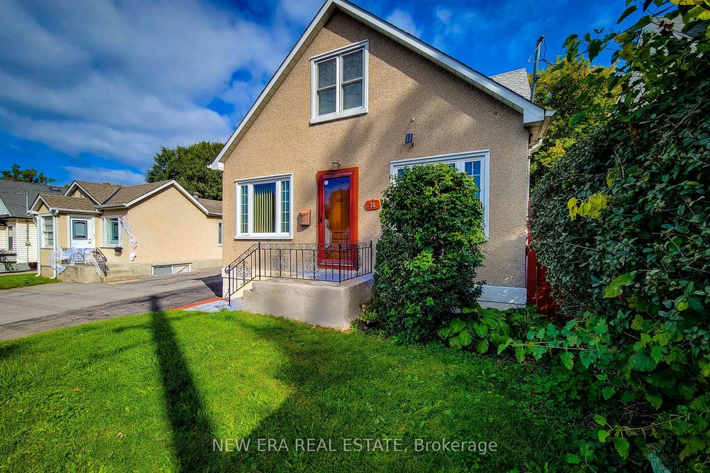 Photo of 38 Haig Street, St. Catharines, ON L2R 2K8 (MLS # X12538640)