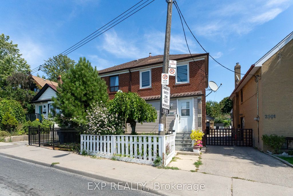 Photo of 2505 Dufferin Street, Toronto, ON M6B 3R3 (MLS # W12392949)