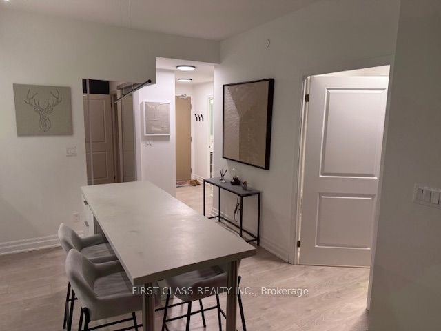 10 ROUGE VALLEY Drive W 625