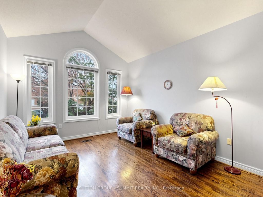 Photo of 1763 WILLOW Way, Mississauga, ON L5M 4X4 (MLS # W13094722)