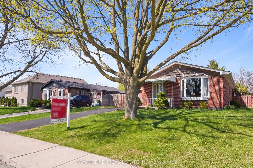 Photo of 79 Locheed Drive, Hamilton, ON L8T 4L5 (MLS # X13060880)