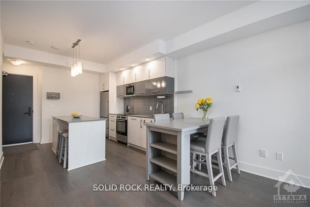 Photo of 255 Bay Street #213, Ottawa Centre, ON K1R 5Z4 (MLS # X13079826)