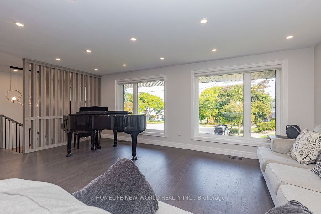 Photo of 37 SHOULDICE Court, Toronto, ON M2L 2S3 (MLS # C12947736)