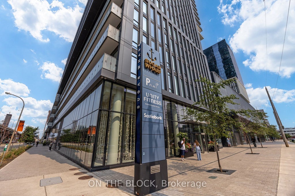 Photo of 138 Downes Street #2801, Toronto, ON M5E 0E4 (MLS # C13571854)