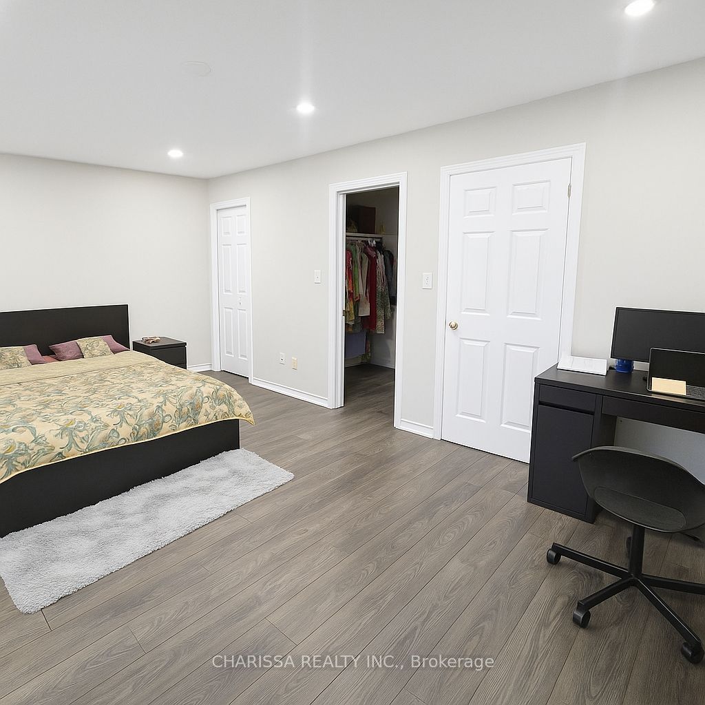 6798 Bansbridge Crescent