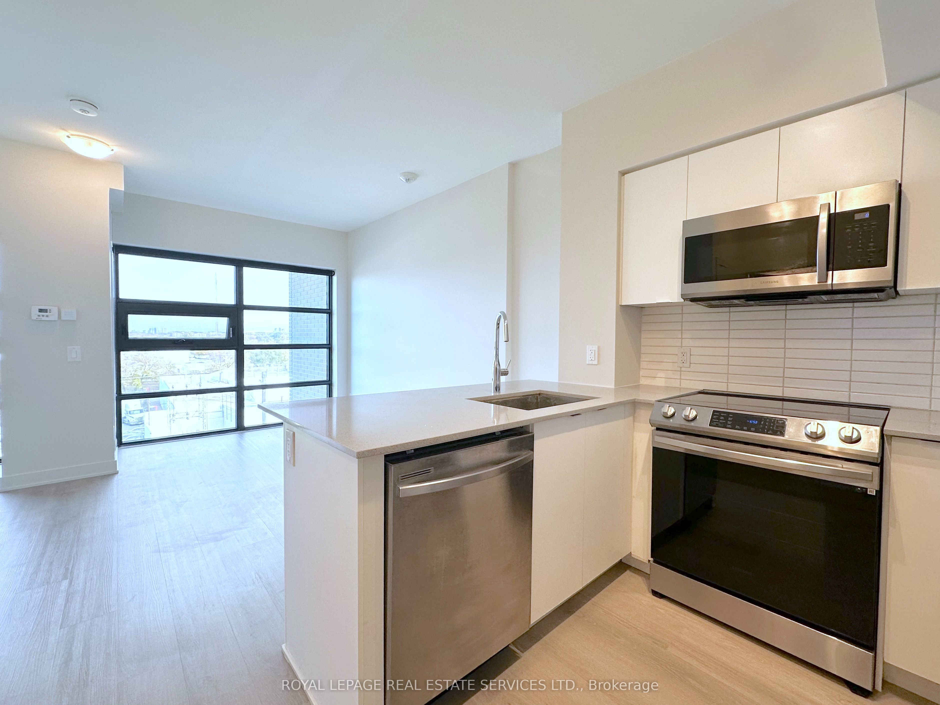 3385 Dundas Street W 616