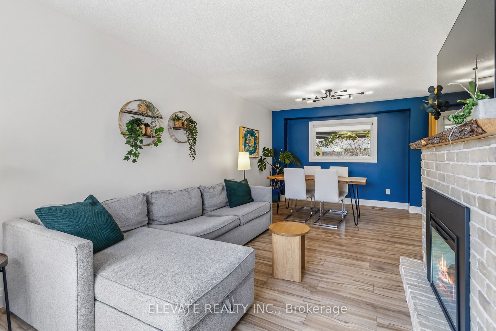 6220 Prairie Circle
