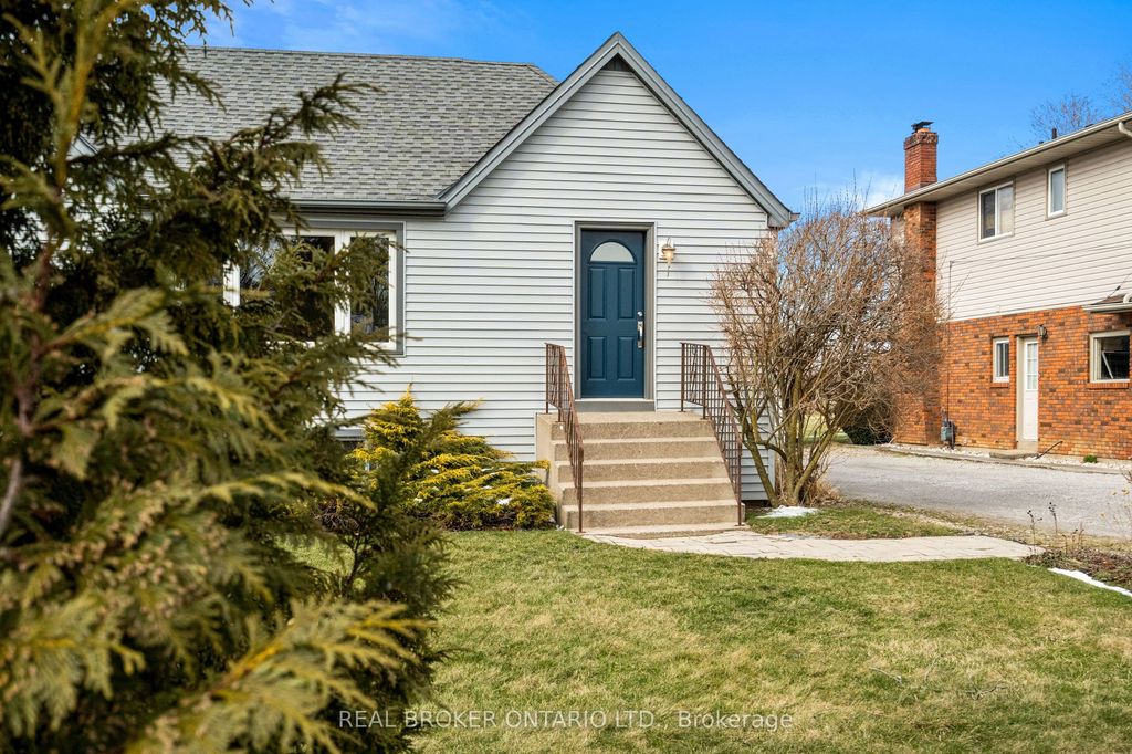 Photo of 1621 Second Avenue, St. Catharines, ON L2R 6P9 (MLS # X12902092)
