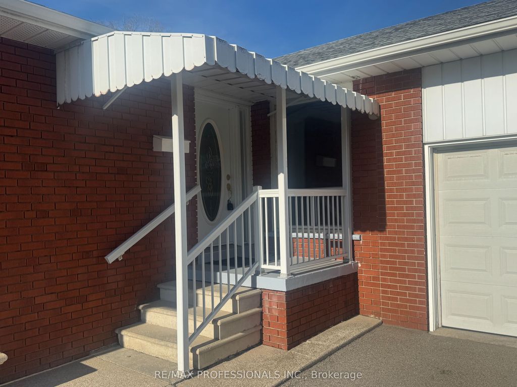 Photo of 7 Pettit Drive, Toronto, ON M9R 2W6 (MLS # W12718694)