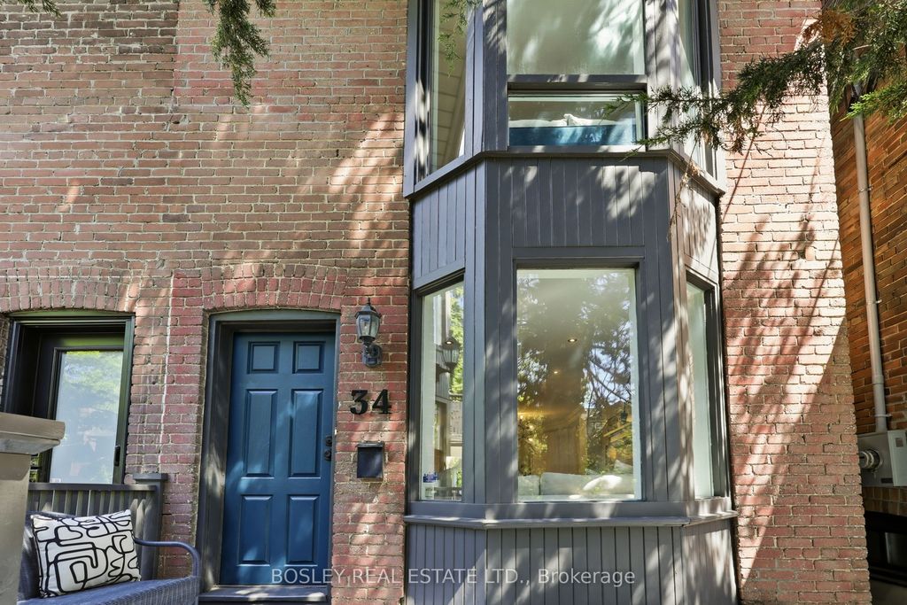 Photo of 34 Tennis Crescent, Toronto, ON M4K 1J3 (MLS # E13449296)