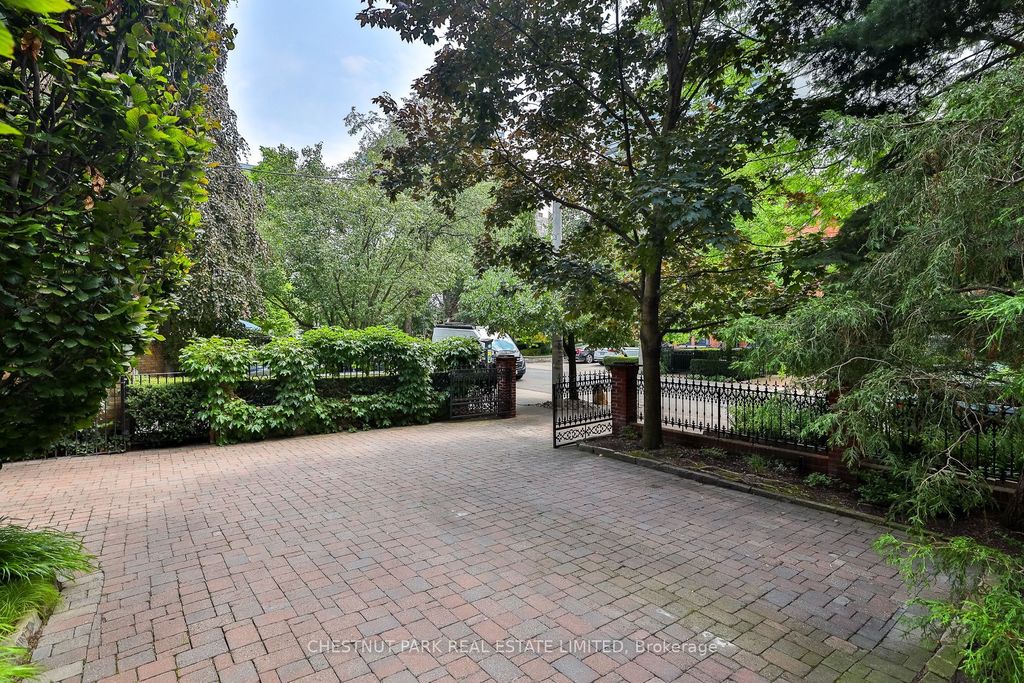 Photo of 46 Lowther Avenue, Toronto, ON M5R 1C6 (MLS # C13022438)