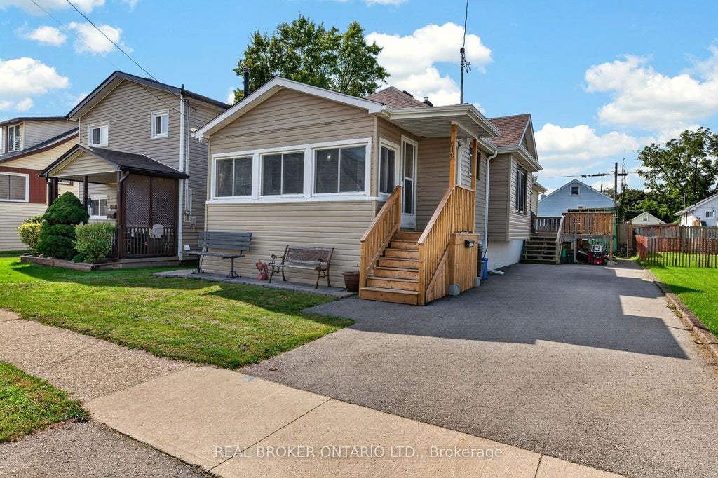 Photo of 610 Steele Street, Port Colborne, ON L3K 4Y7 (MLS # X13804826)