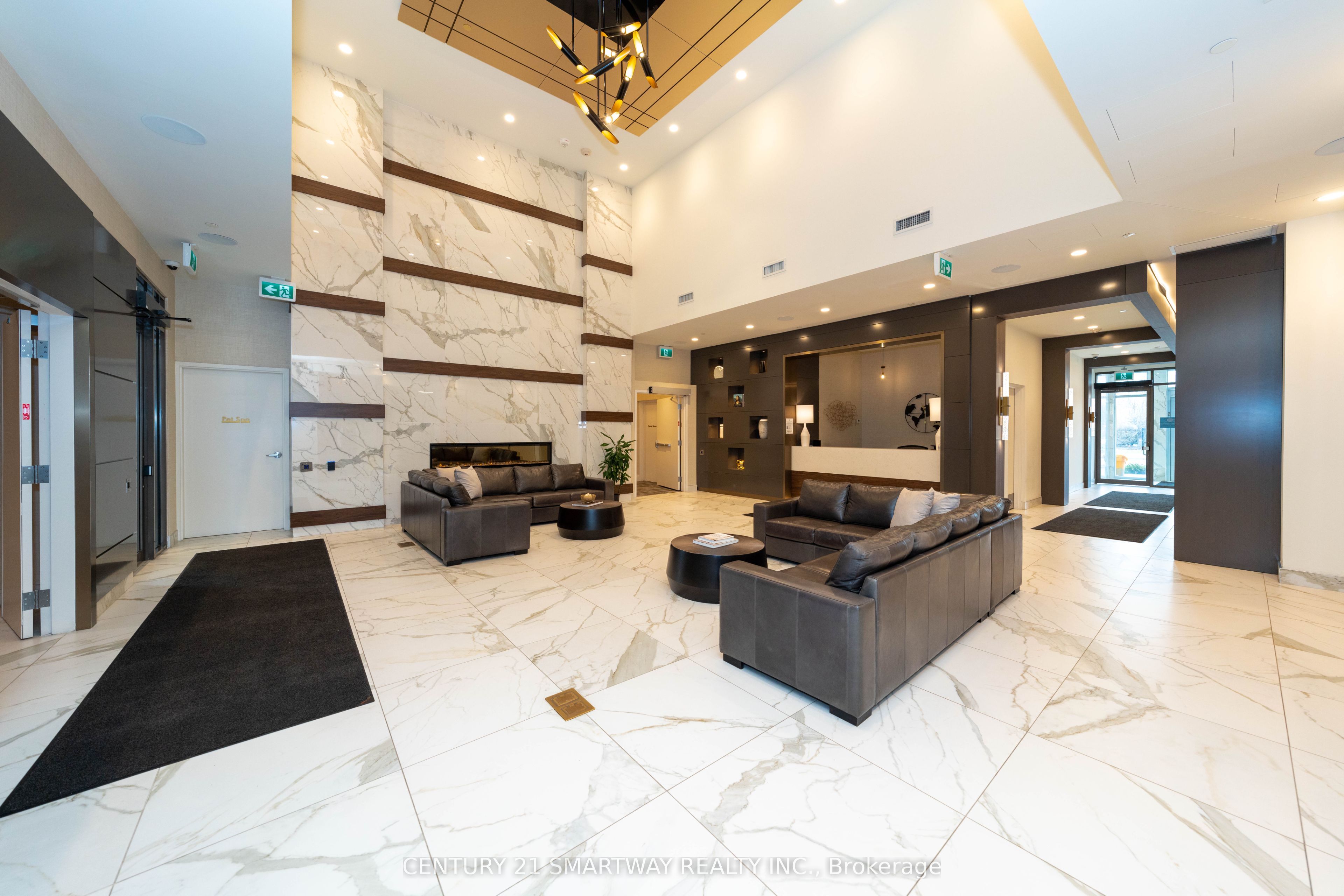 1050 Main Street 909
