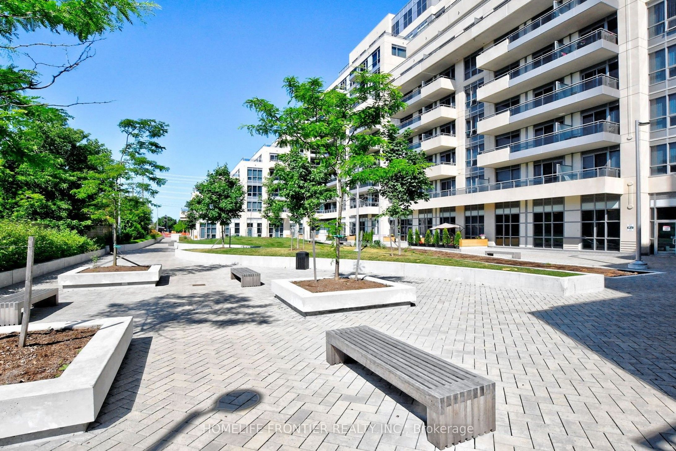 9191 Yonge Street SW404