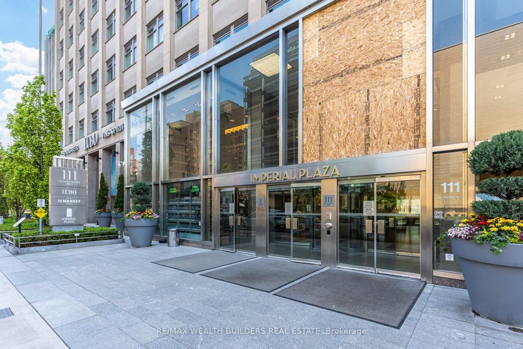 Photo of 111 St Clair Avenue W #328, Toronto, ON M4V 1N5 (MLS # C13207032)