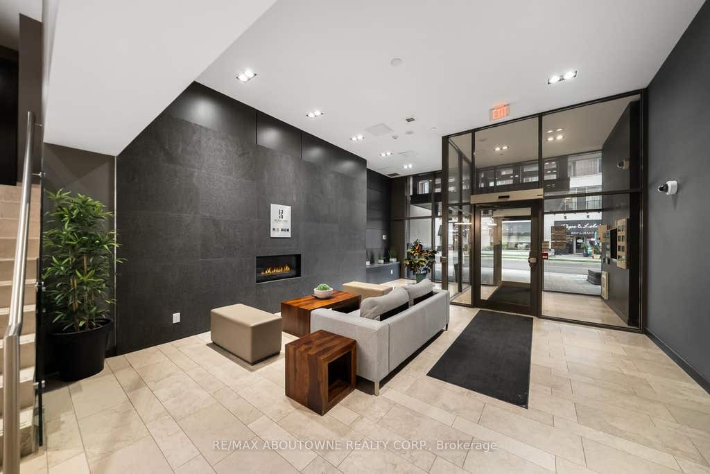 Photo of 1940 Ironstone Drive #808, Burlington, ON L7L 0E4 (MLS # W13702626)