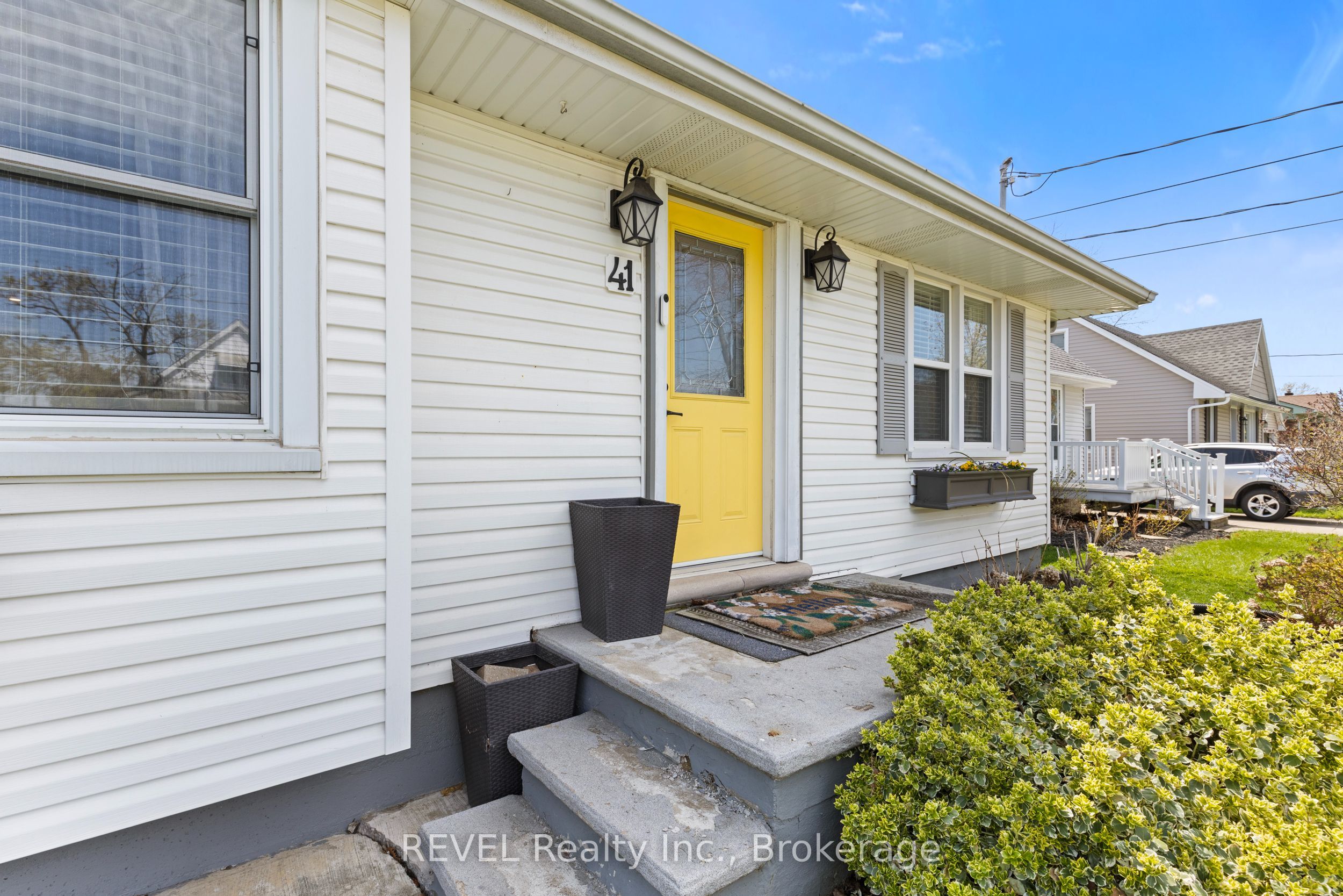 41 Rose Avenue