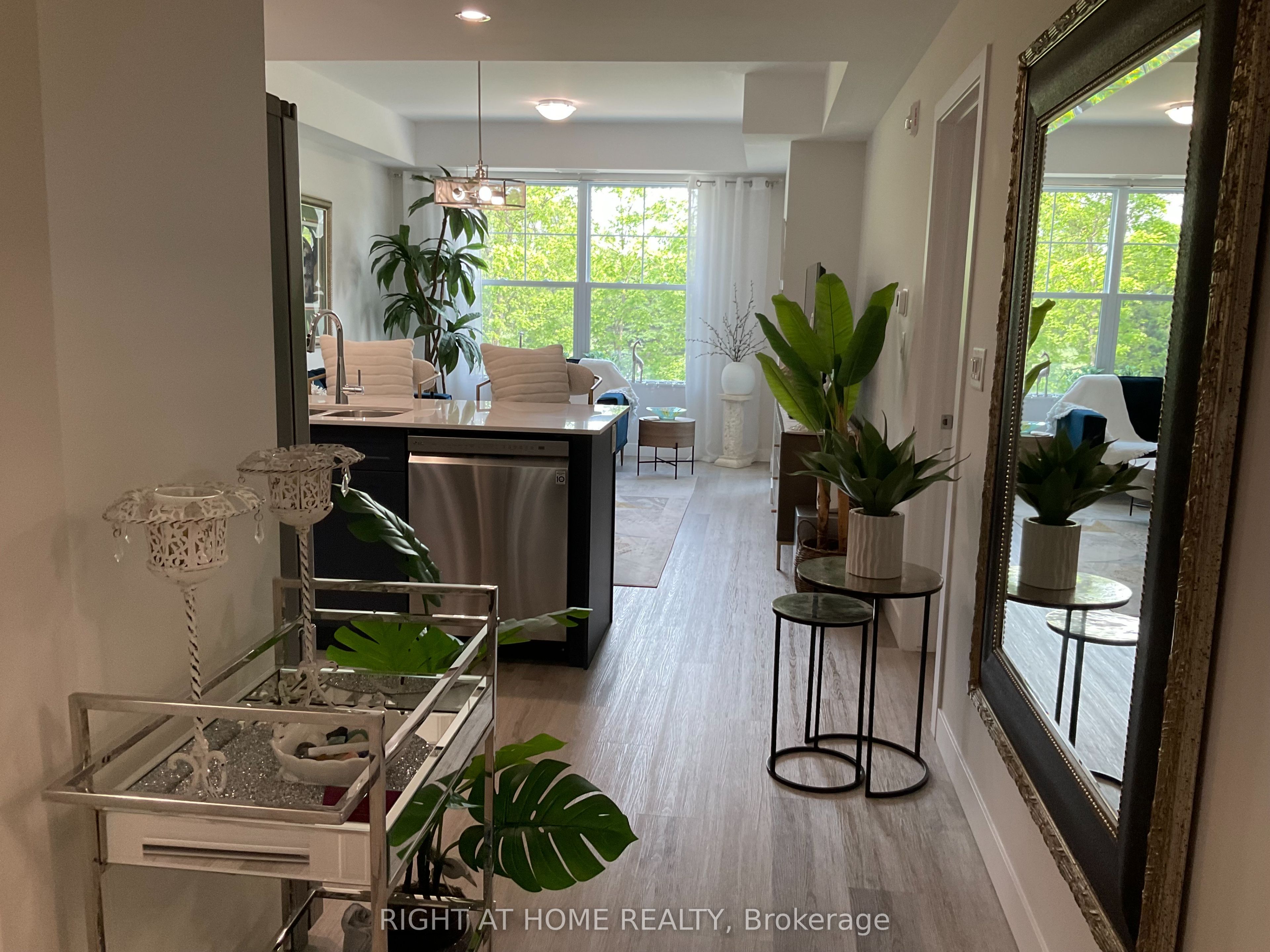 100 The promenade Road 211