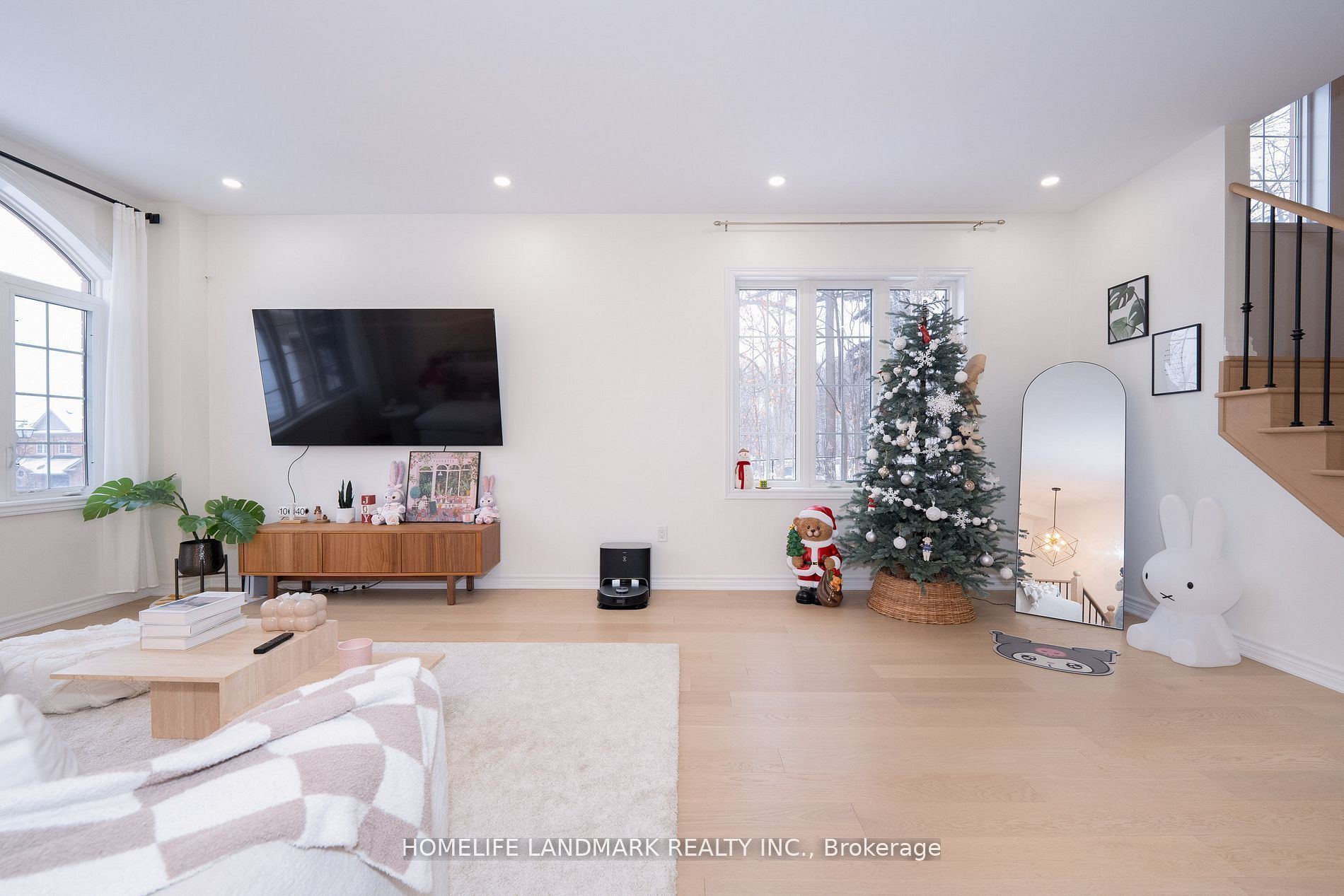 8777 Dufferin Street 51