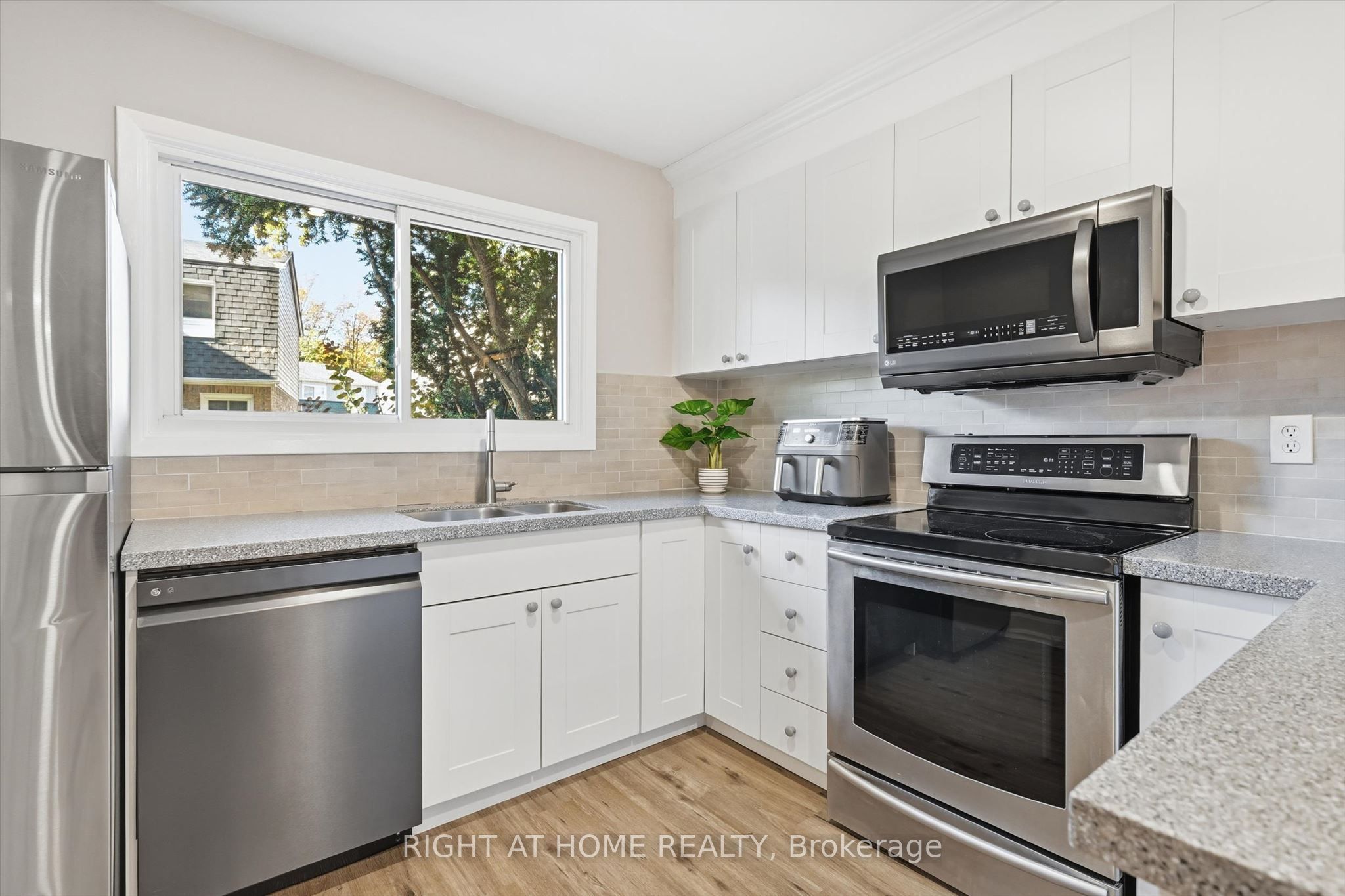 2050 Upper Middle Road 159