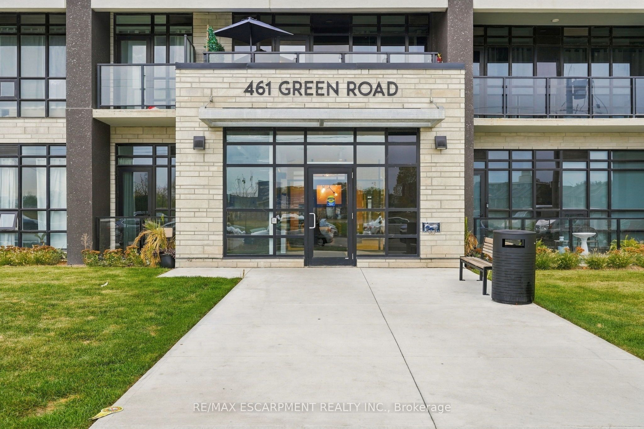 461 Green Street 206