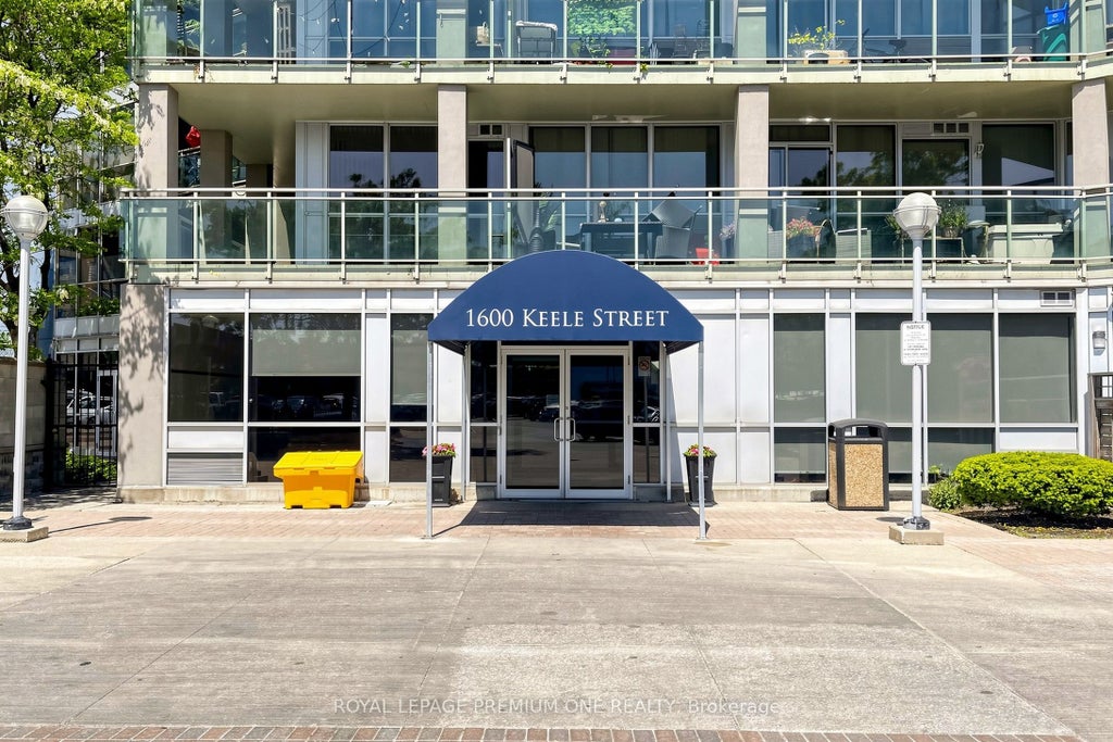 Photo of 1600 Keele Street #913, Toronto, ON M5H 5T5 (MLS # W13240578)