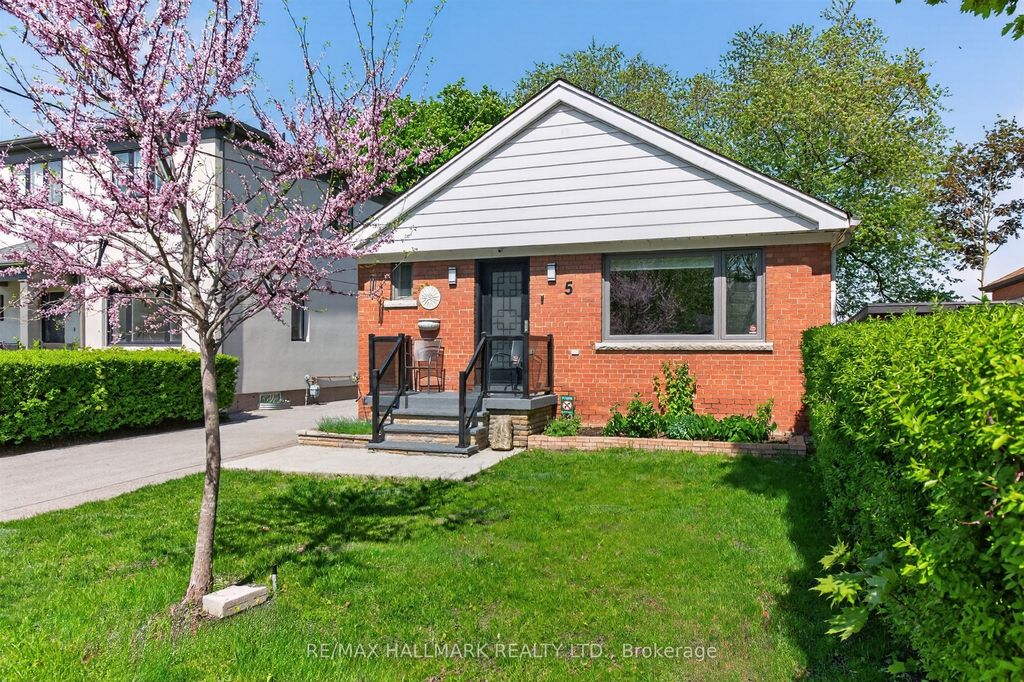 Photo of 5 Elmont Drive, Toronto, ON M4B 2L9 (MLS # E13151616)