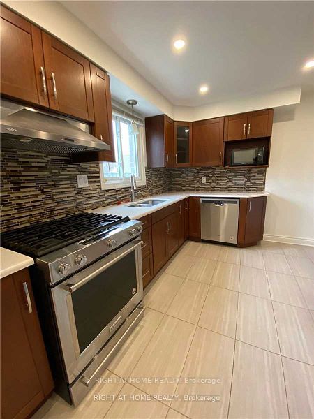 3158 Mccarron Crescent E