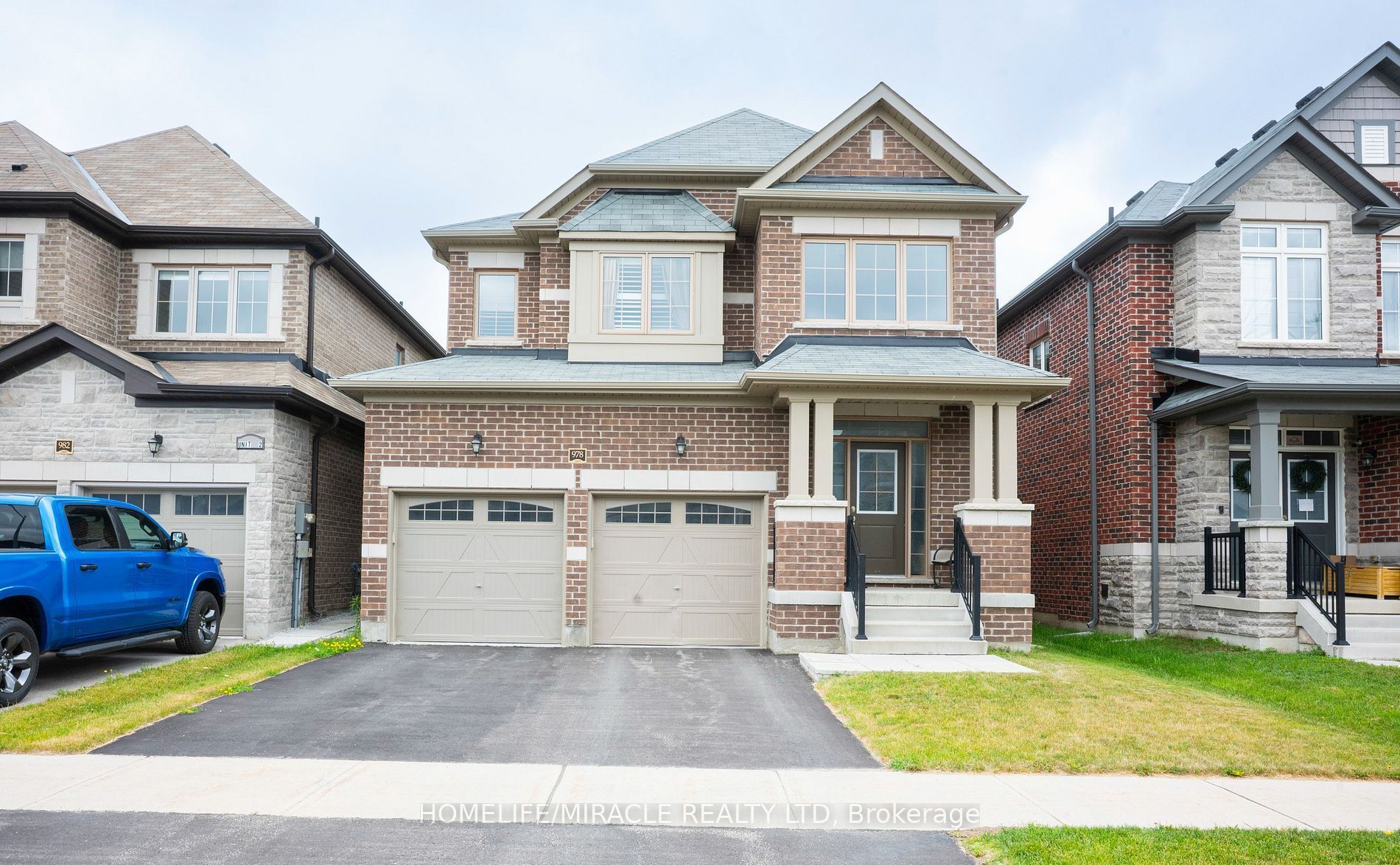 Photo 1 of 34 — 978 Barton Way, Innisfil, ON L9S 0N5