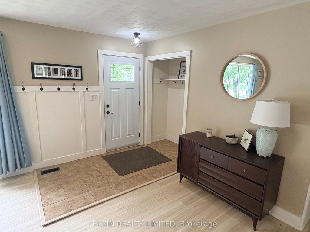 Photo of 17 Butler Drive, St. Thomas, ON N5R 4Y9 (MLS # X13652590)