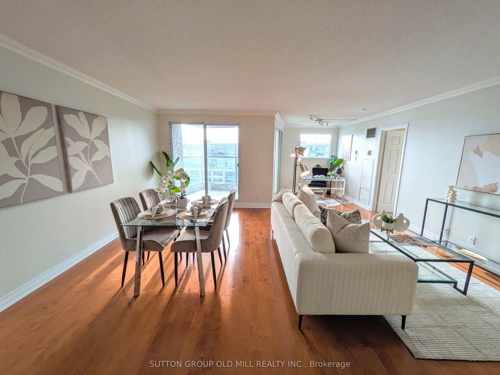 Photo of 99 Harbour Square #1512, Toronto, ON M5J 2H2 (MLS # C13862330)