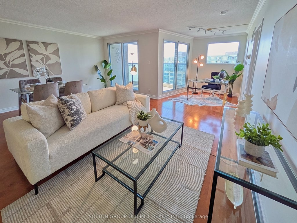 Photo of 99 Harbour Square #1512, Toronto, ON M5J 2H2 (MLS # C13862330)