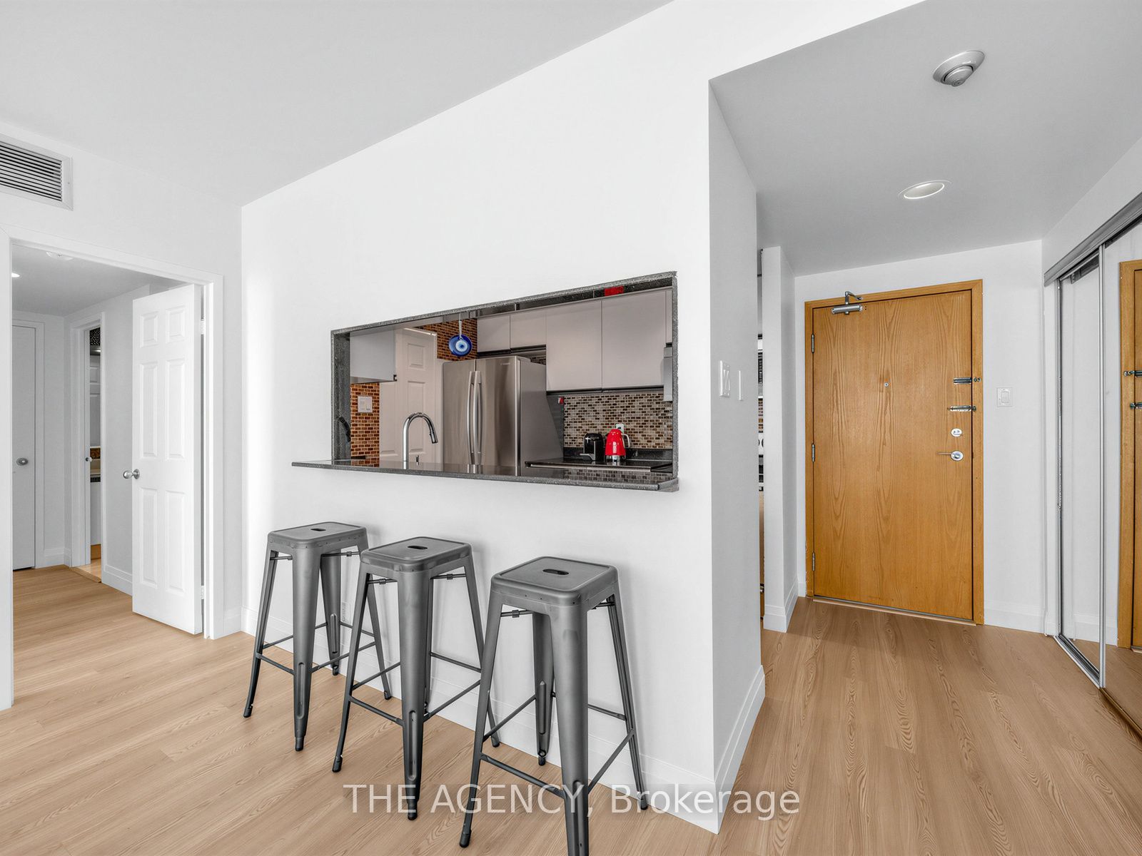 99 Harbour Square 606