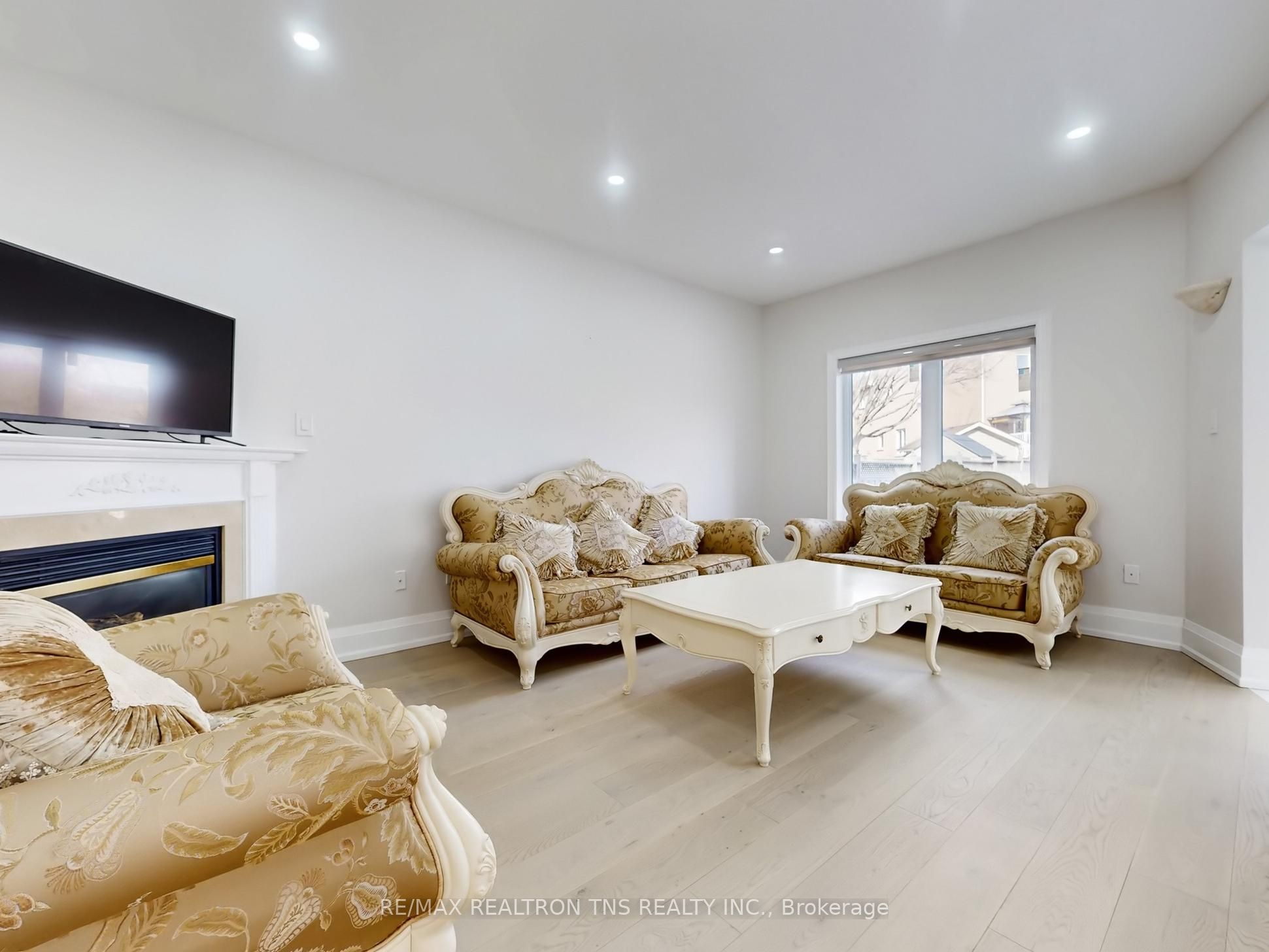 77 Frank Endean Road