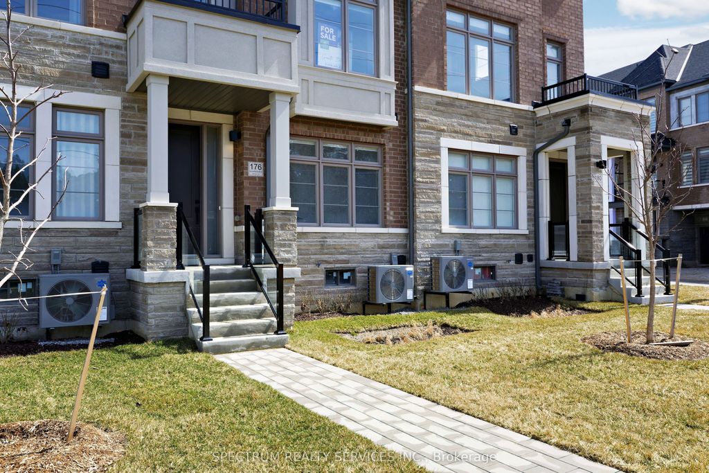 Photo of 176 De La Roche Drive, Vaughan, ON L4H 5G4 (MLS # N12396941)