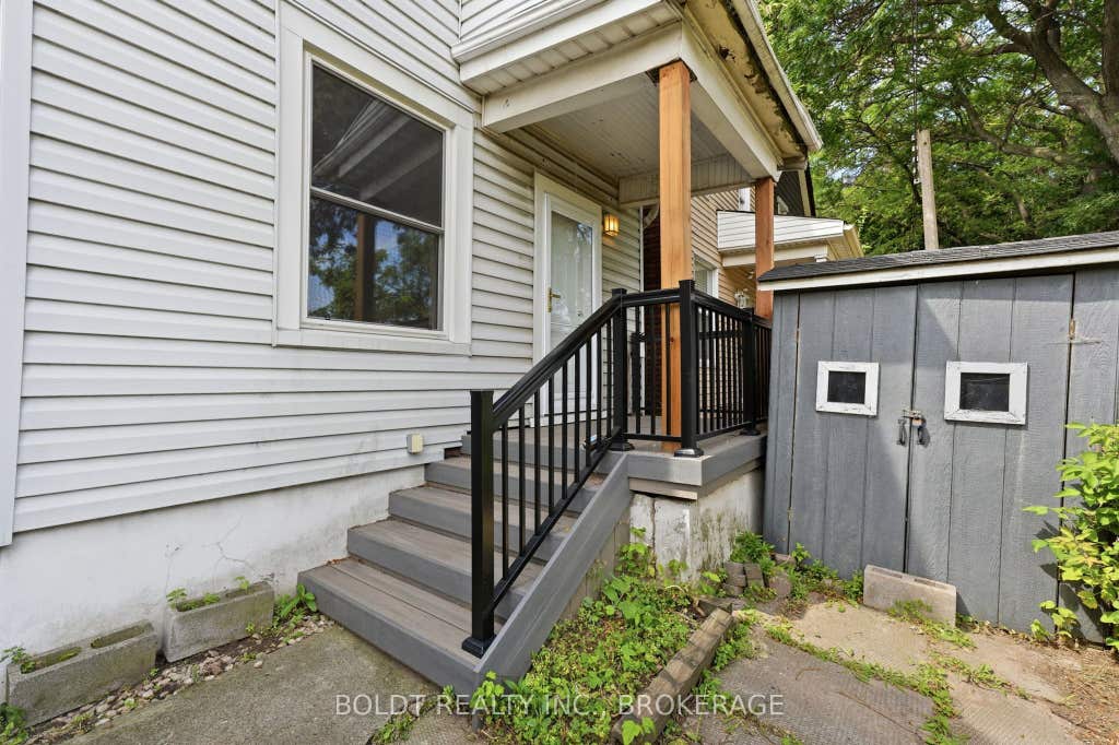 Photo of 38 Mars Avenue, Hamilton, ON L8L 3V8 (MLS # X13702772)