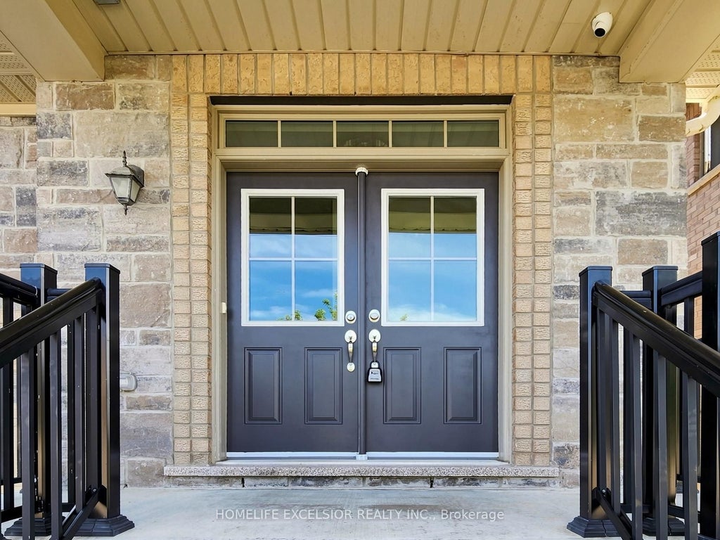 Photo of 5 Manor Hampton Street, East Gwillimbury, ON L9N 0R1 (MLS # N13694476)