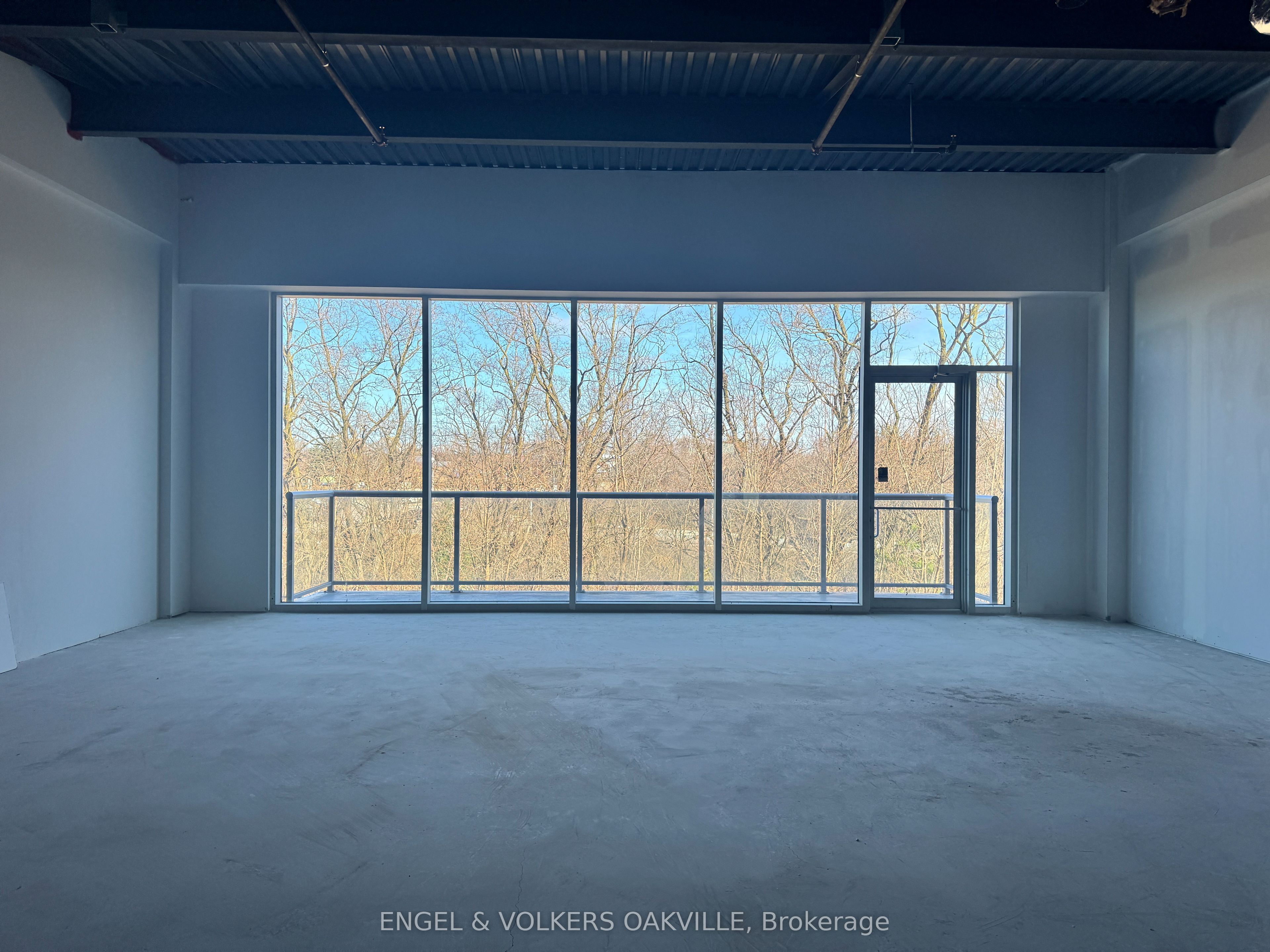 1939 IRONOAK Way A208